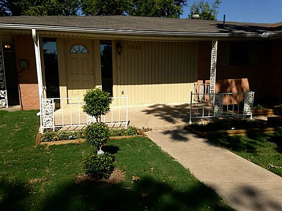 2nd image of 120 Lakeview Dr