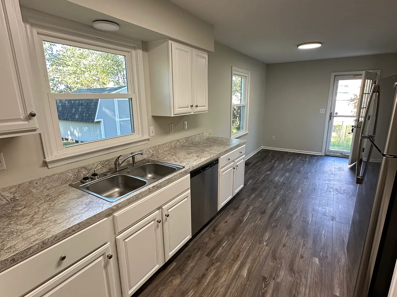 3 bed, 1150 sqft, $1,450 — Photo 2
