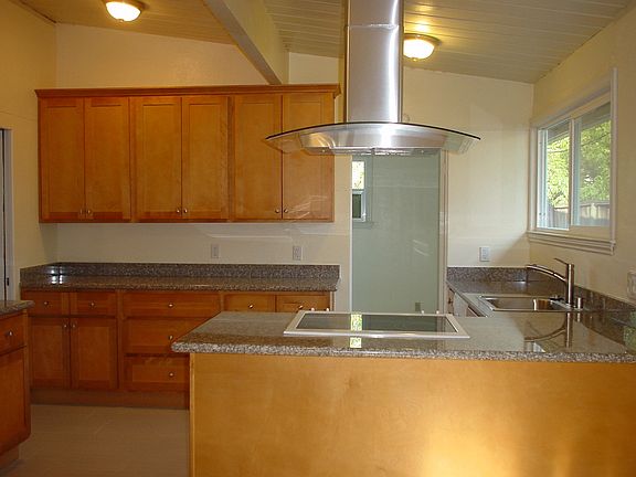 3rd image of 678 Miller Ave