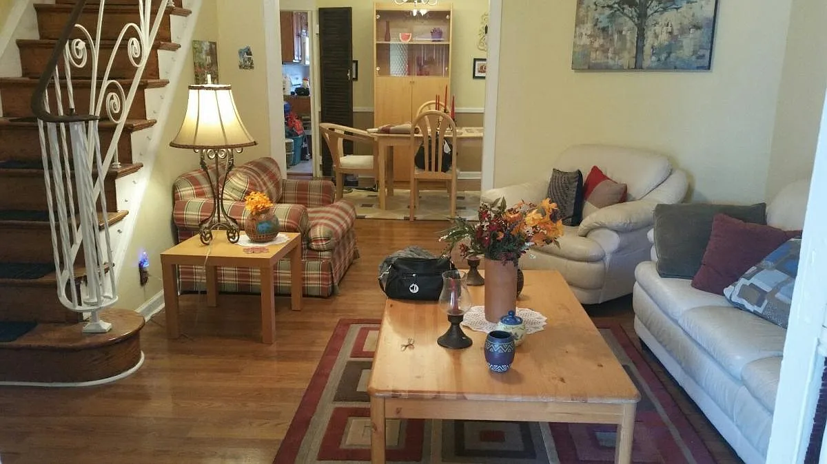 1 bed, 1128 sqft, $700 — Photo 1