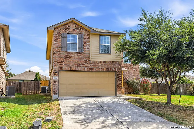 3 bed, 2.5 bath, 2082 sqft, $1,800 — Photo 1