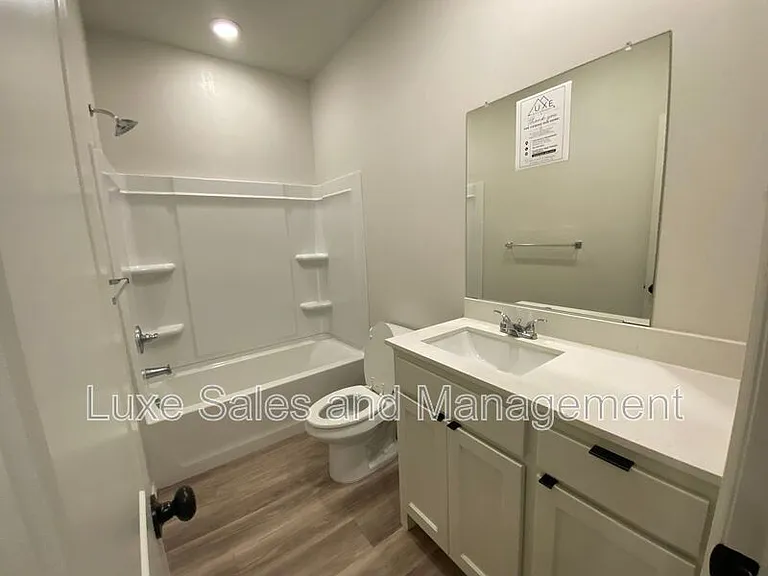 8000 NW 110th Dr — Photo 18
