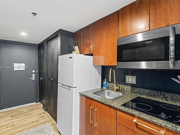3rd image of 1200 Brickell Bay Dr APT 1816