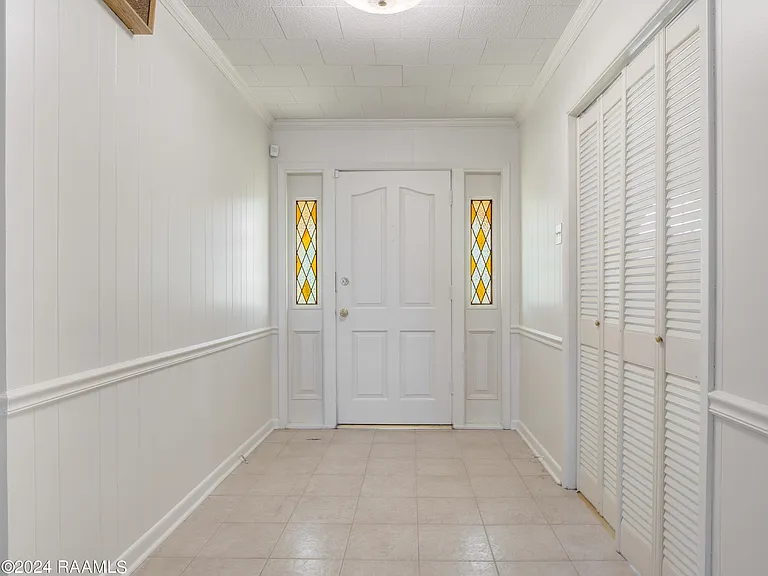 512 Monarch Dr — Photo 3