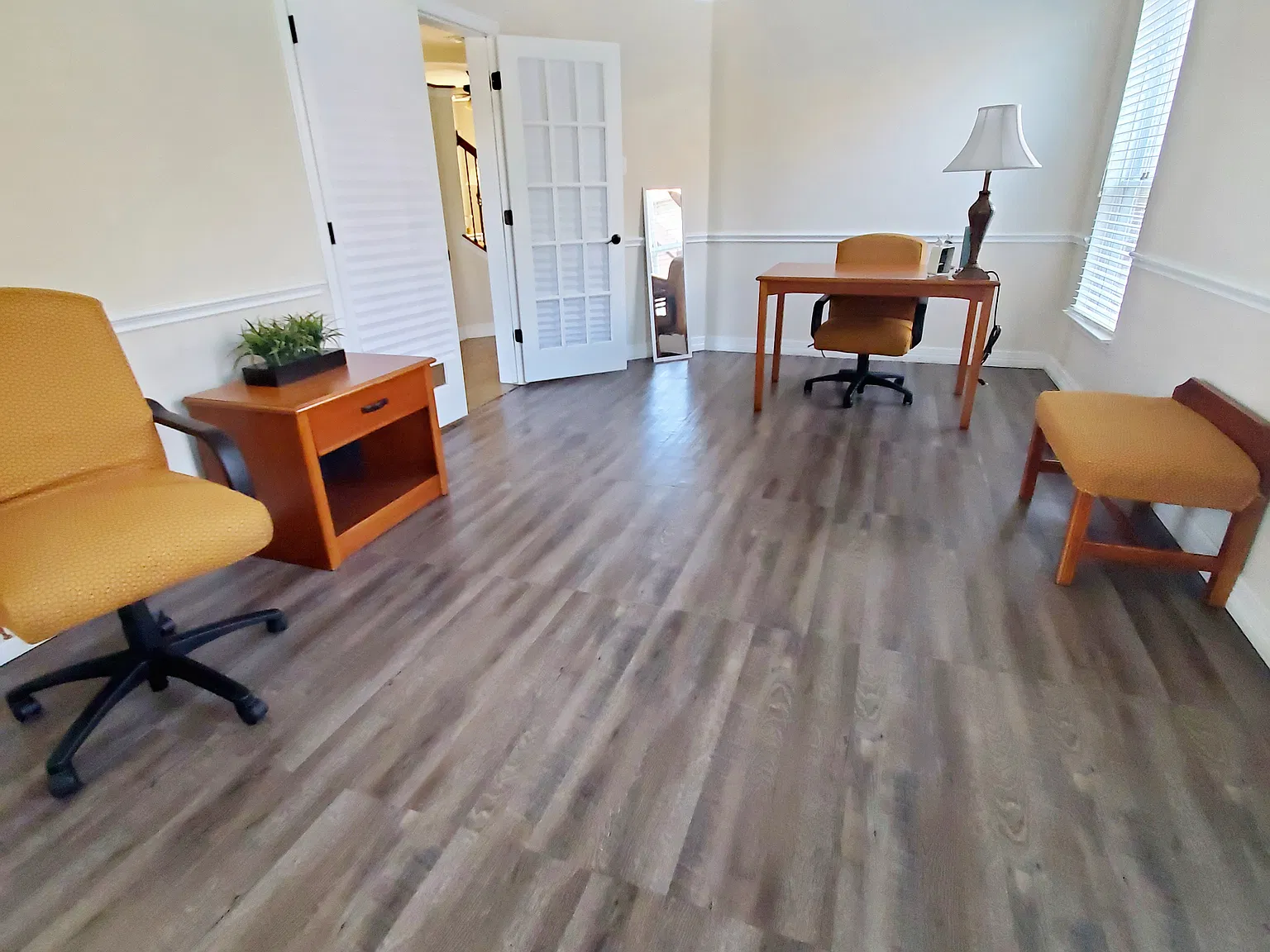 4 bed, 2717 sqft, $2,400 — Photo 2