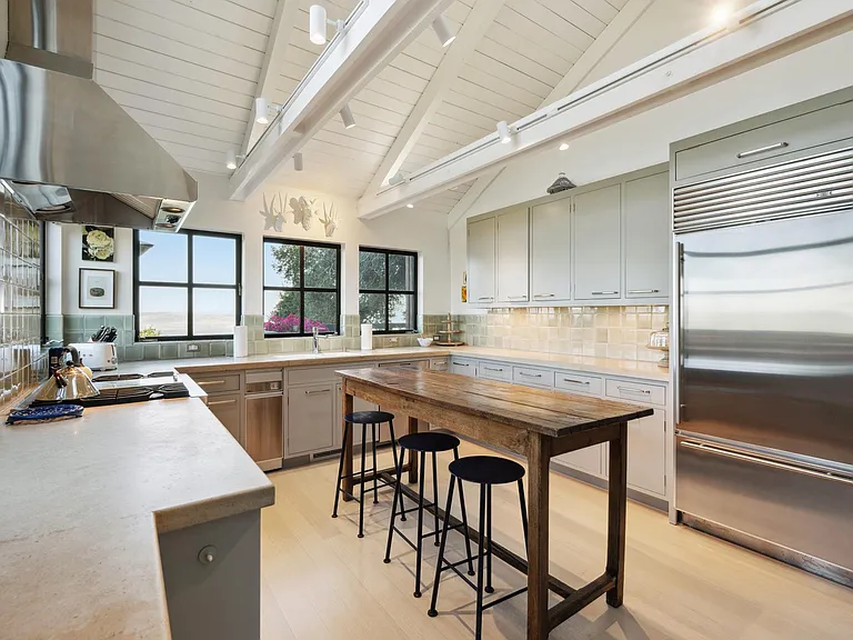 1090 Bart Rd — Photo 29