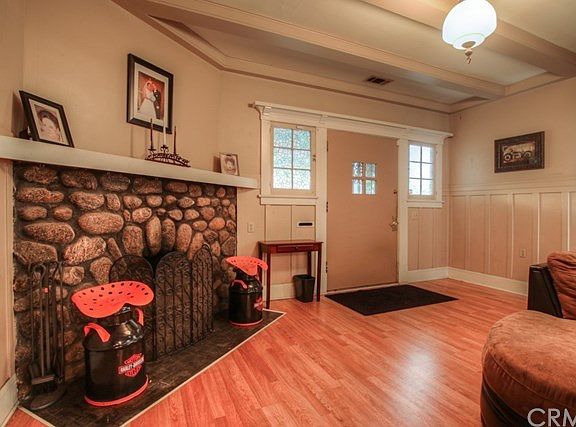 4th image of 140 N Bonita Ct