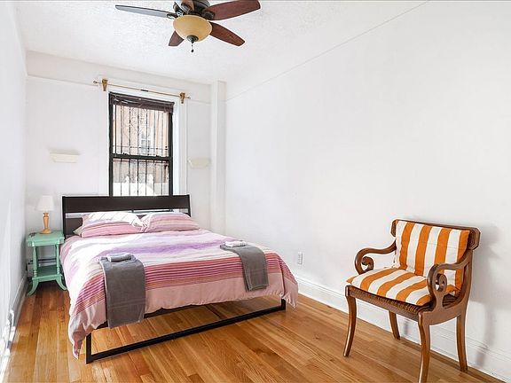 2nd image of 318 Covert St APT 1R