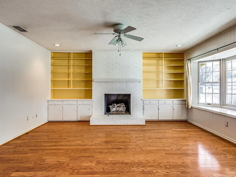 8355 Lullwater Dr — Photo 5