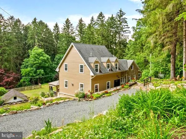 97 Hartline Rd, Boyertown, PA 19512