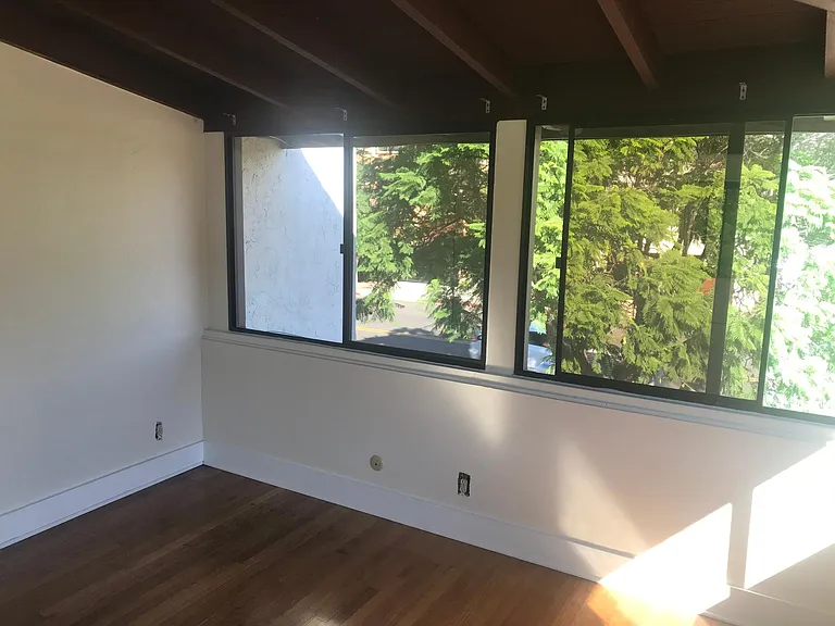 2932 1st Ave — Photo 16
