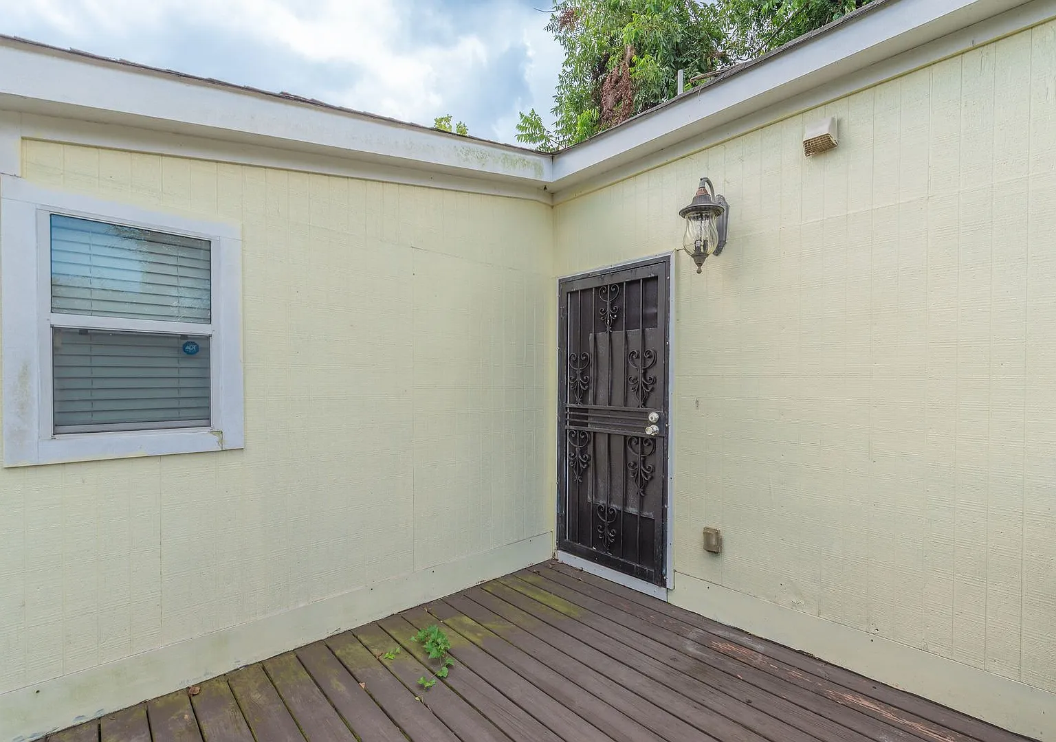 Section 8 Accepted! Welcome To This Beautiful 4-Bedroom, 2-Bathroom Home Located In The Charming ... — Photo 3