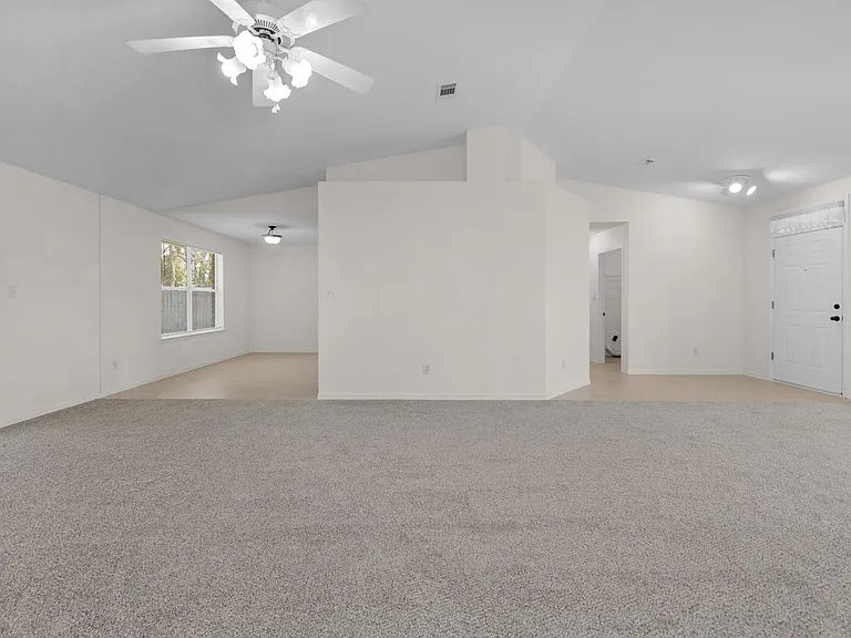 9568 Brentwood Blvd — Photo 9