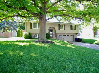 7202 S 75th St, La Vista, NE 68128