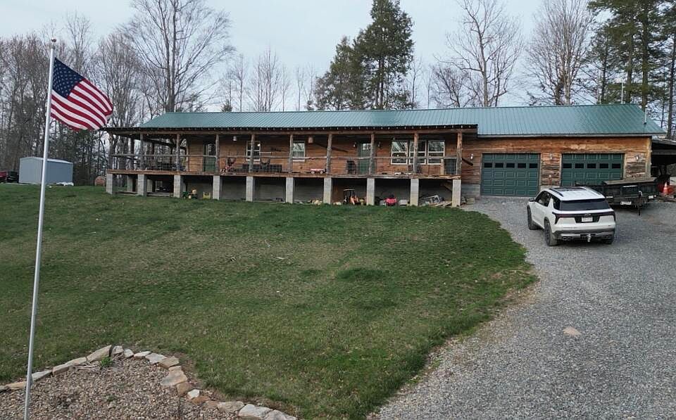 1st image of 100 Woods Dr