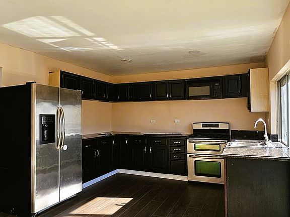 3rd image of 1285 Court D Unit 1285