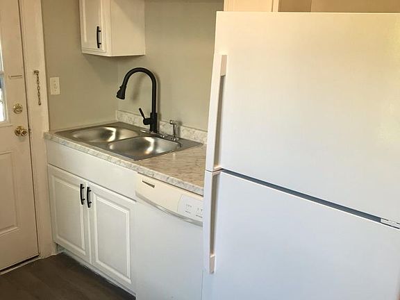 4th image of 3250 Nash Ave