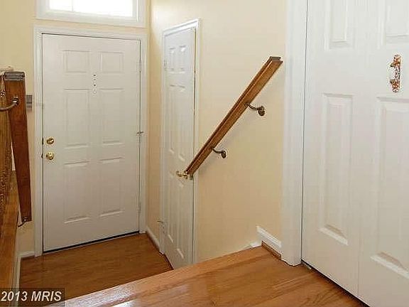 3rd image of 21909 Myrtlewood Sq
