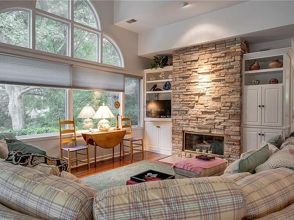 5th image of 88 Leamington Ln