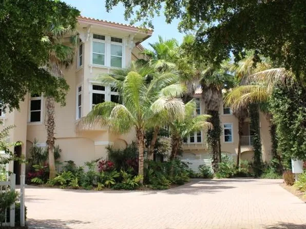 6420 Gulf Dr, Holmes Beach, FL 34217