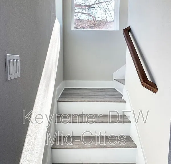 1427 Pearson St — Photo 6