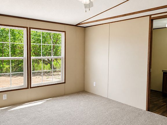 5th image of 449 HURST LN