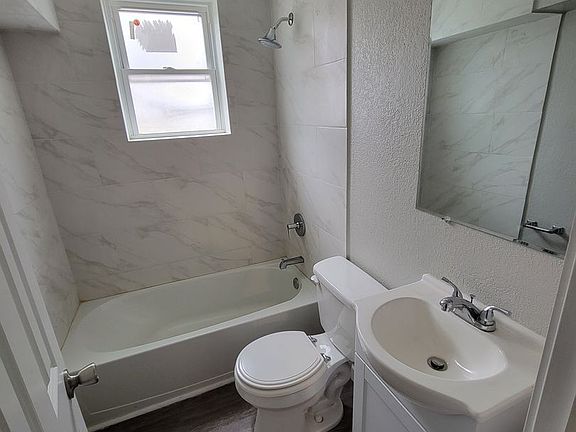 5th image of 223 E 35th St APT E