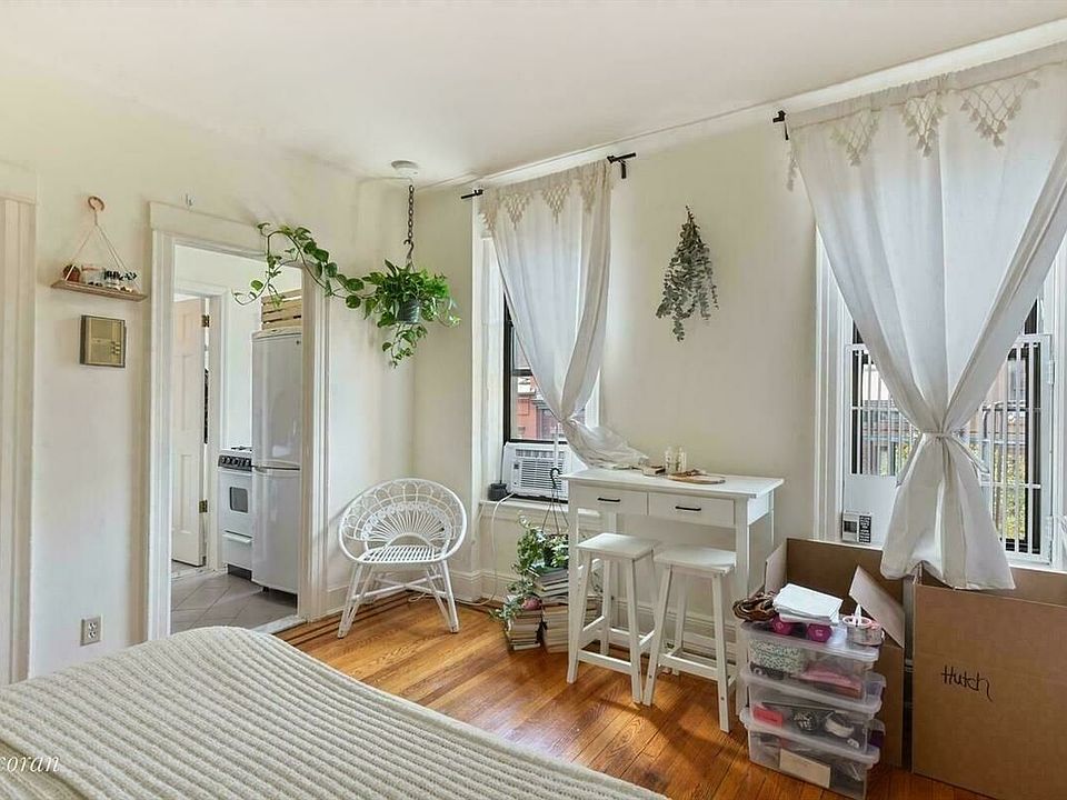 2nd image of 49 Willow St APT 5C