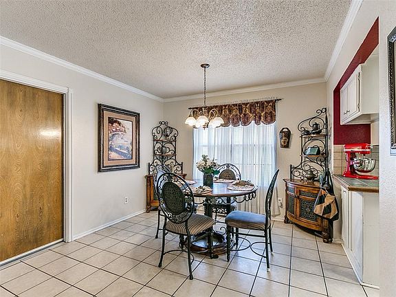 5th image of 1800 E Mohr Ln