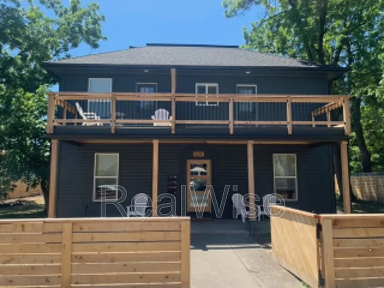 509 NW C St #5 — Photo 15