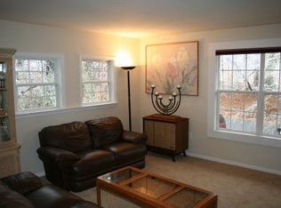 7250 Ridgeway Dr, Manassas, VA 20112