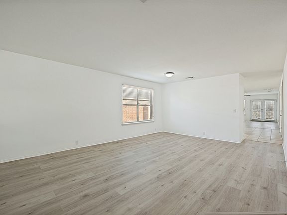 4th image of 4507 Falcon Dr