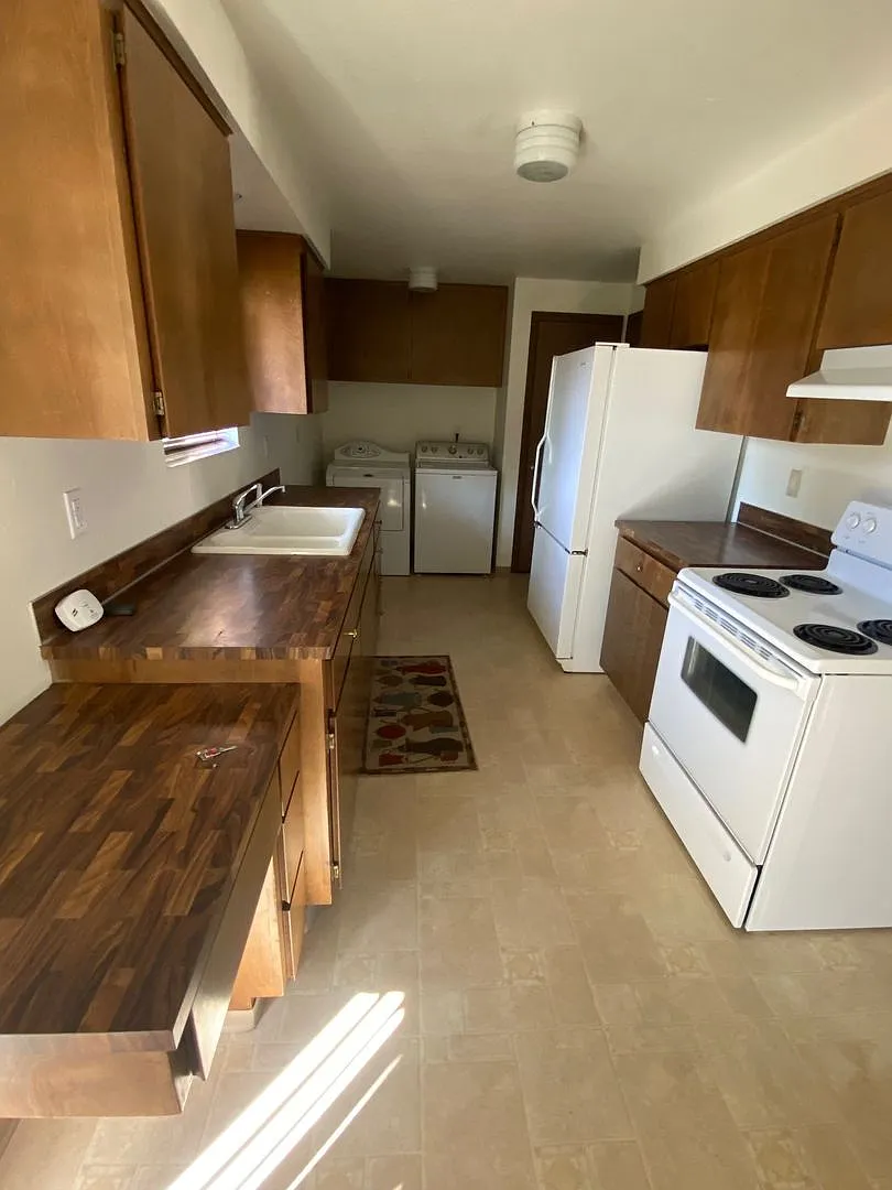 Charming 2 bed 1 bath in Hamilton — Photo 4