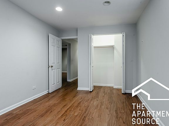 4th image of 3216 N Racine Ave #G
