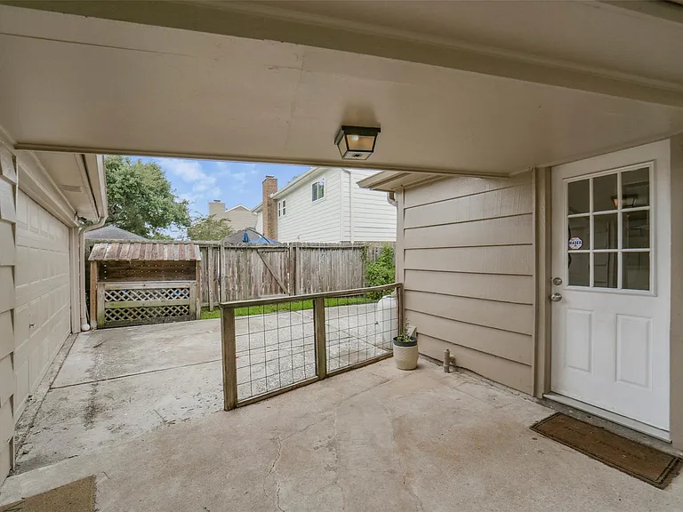 14915 Chadbourne Dr — Photo 46