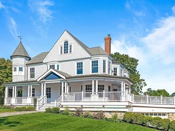 6 Lakeview Rd, Winchester, MA 01890