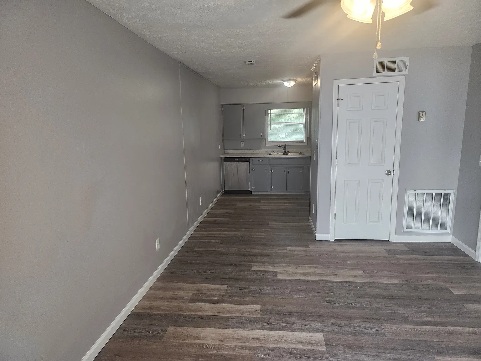 2 bed, 850 sqft, $950 — Photo 3