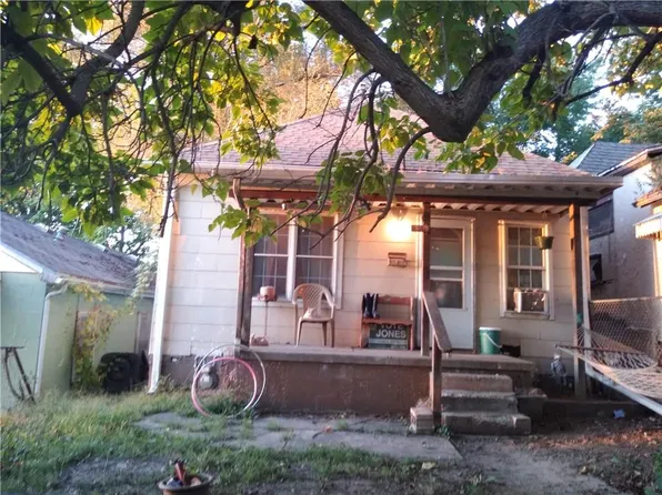 209 E Nebraska Ave, Saint Joseph, MO 64504