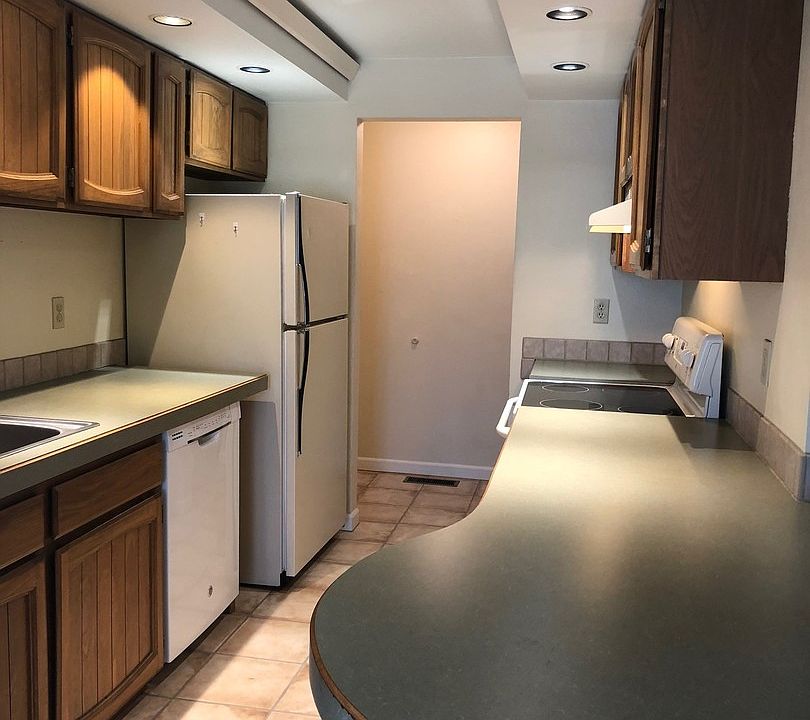 Condominiums Castlerock Village 1535 Castlerock Ave Wenatchee WA Zillow