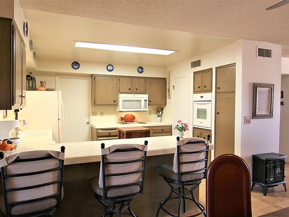 5th image of 709 S Abrego Dr