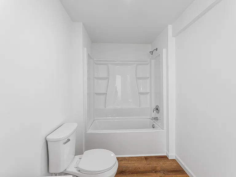 702 Hughlett St — Photo 17
