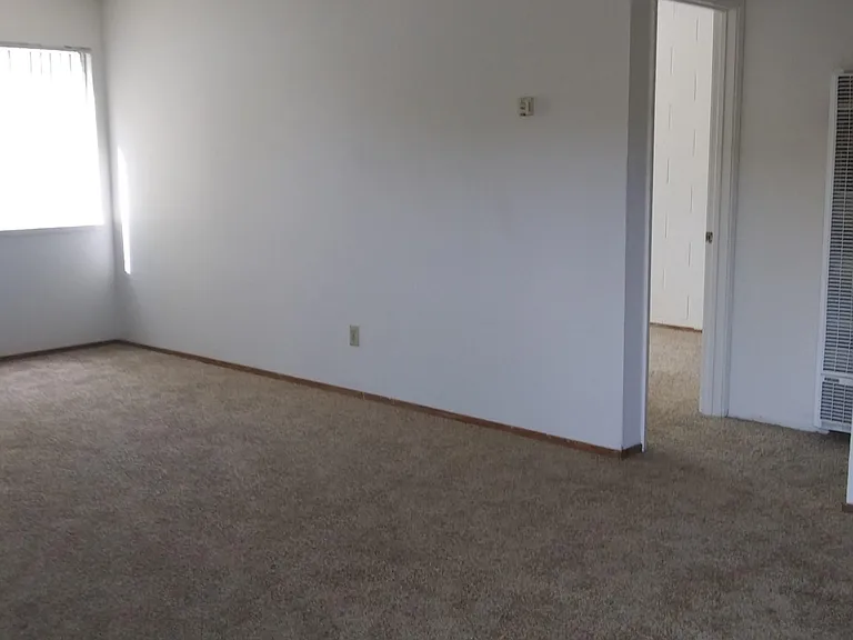 2223 Edison Ave #10 — Photo 6