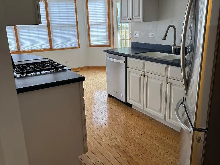1004 N Columbia St — Photo 17