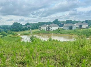 7065 Yulcih Ct, Parkville, MO 64152