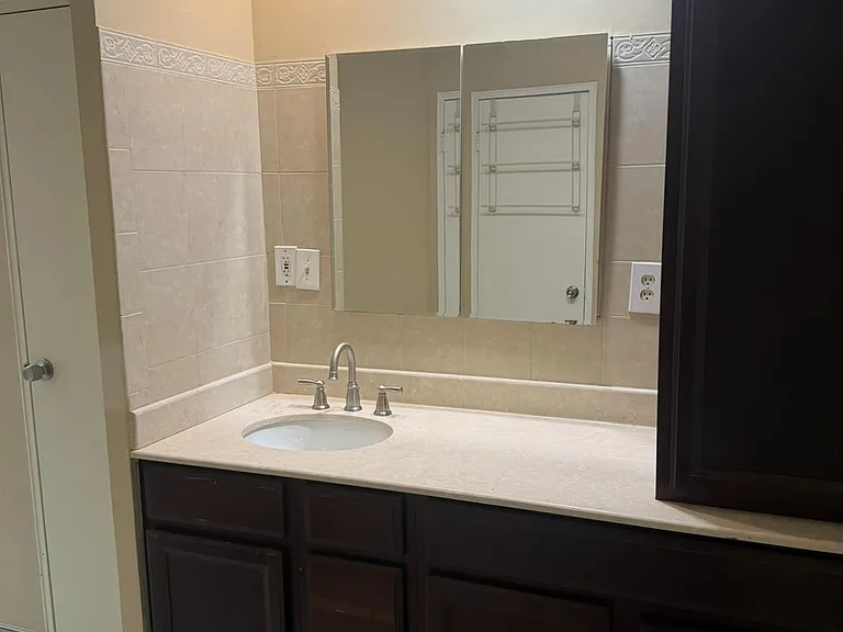 652 Holly Ln — Photo 35