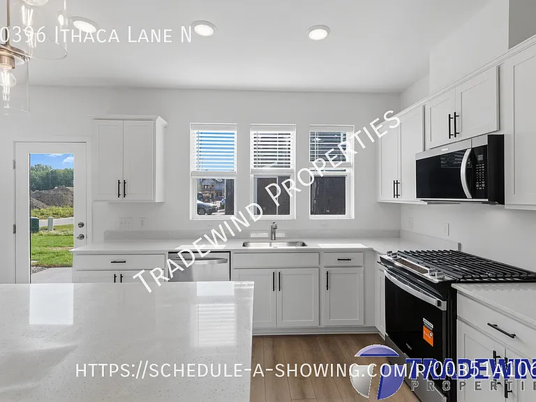 10396 Ithaca Ln N — Photo 2