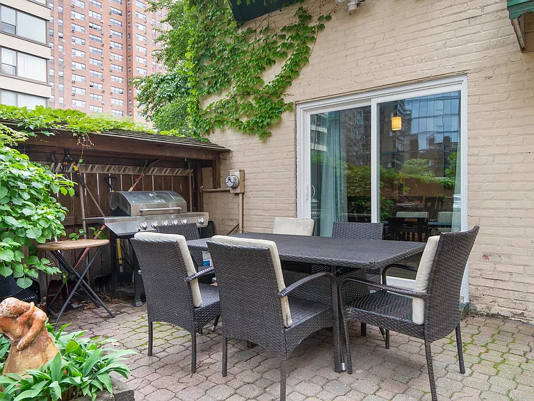 419 W Oakdale Ave #CH — Photo 17