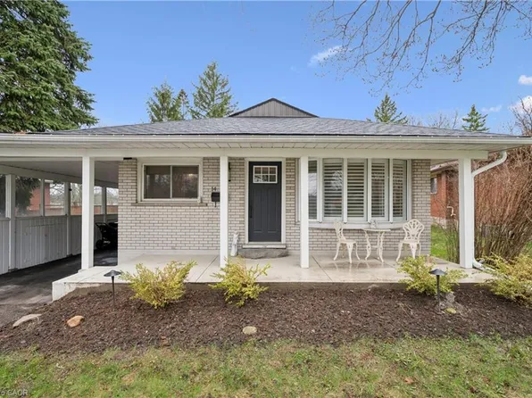 14 Linton Pl, Kitchener, ON N2B 2J9