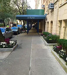 Rented by R New York