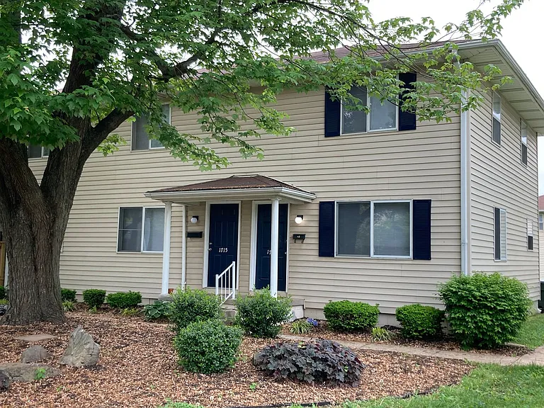 Colonial Manor Apartments — Photo 20